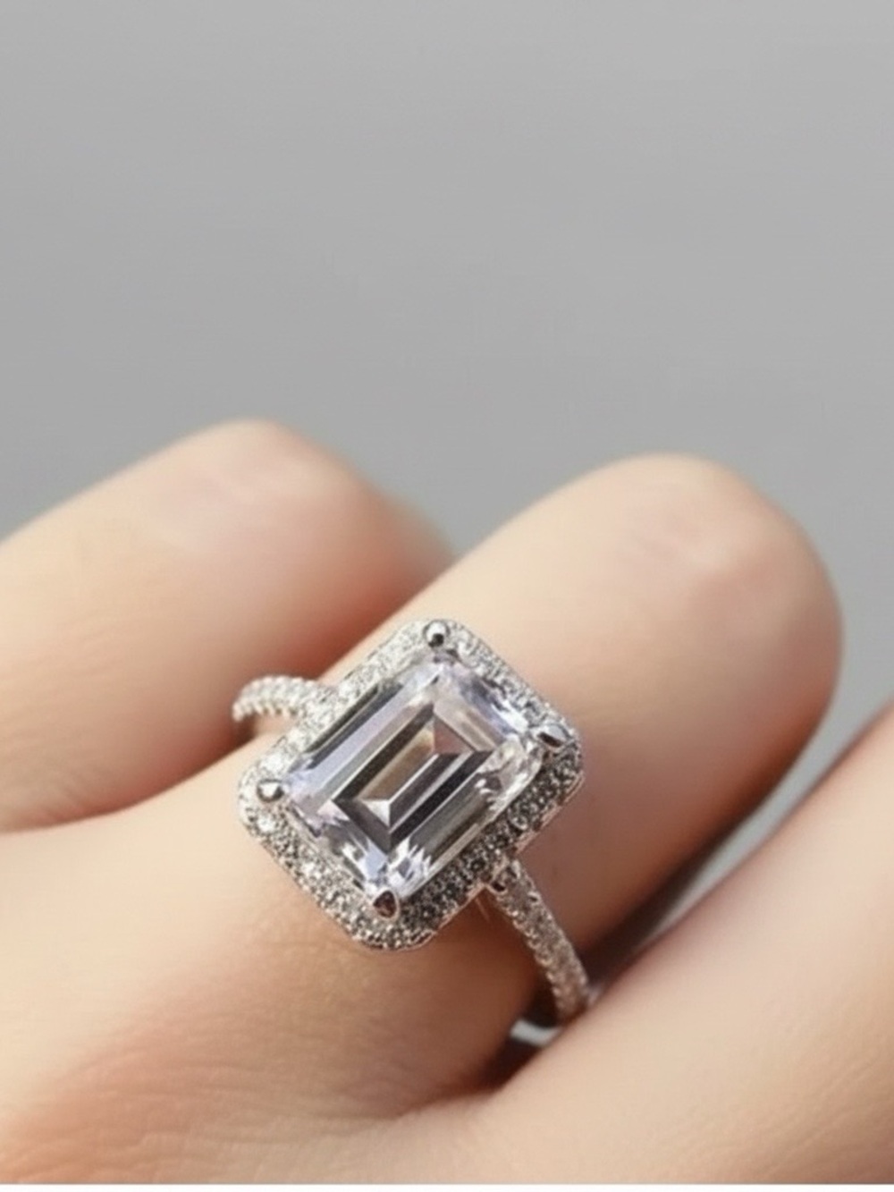 Sterling Silver Diamond Ring - Picture 4 of 10